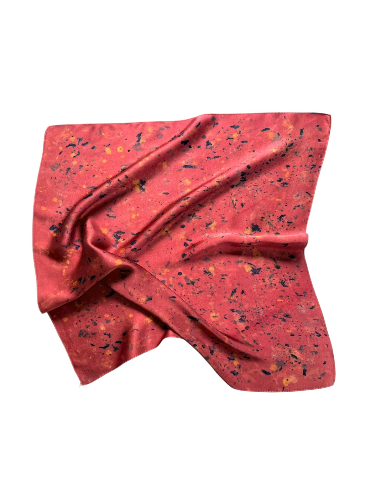 tinto #1 _ pañuelo de seda con estampación botánica / 53x53 cm.