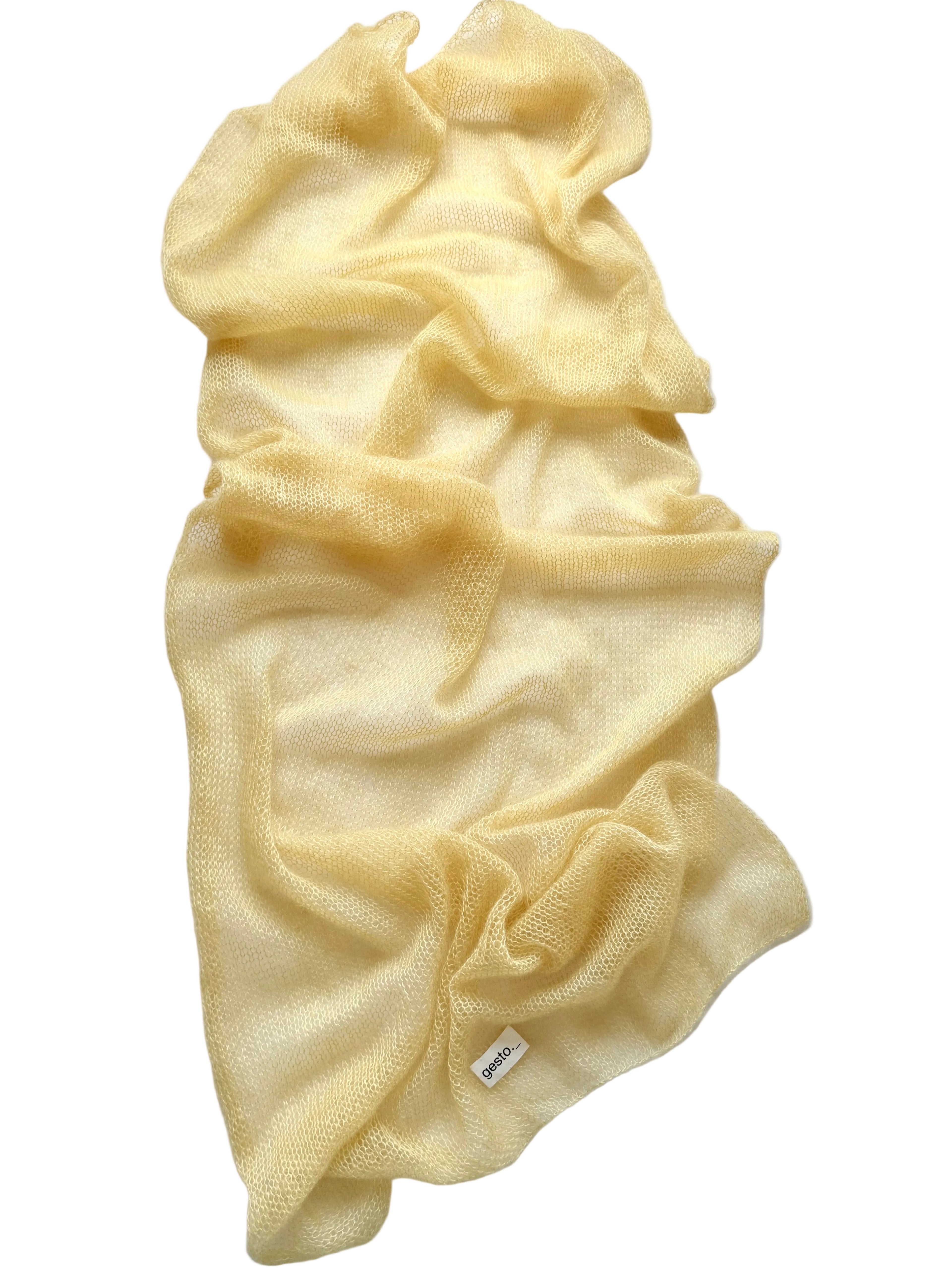 echarpe de mohair y seda con tintes naturales _ grande _ manzanilla