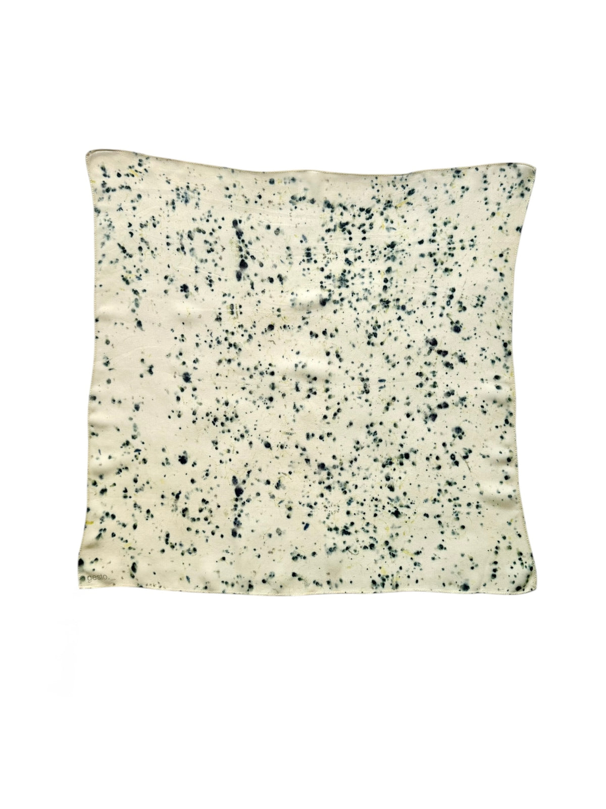nana #4_ pañuelo de seda con estampación botánica / 50x50 cm.