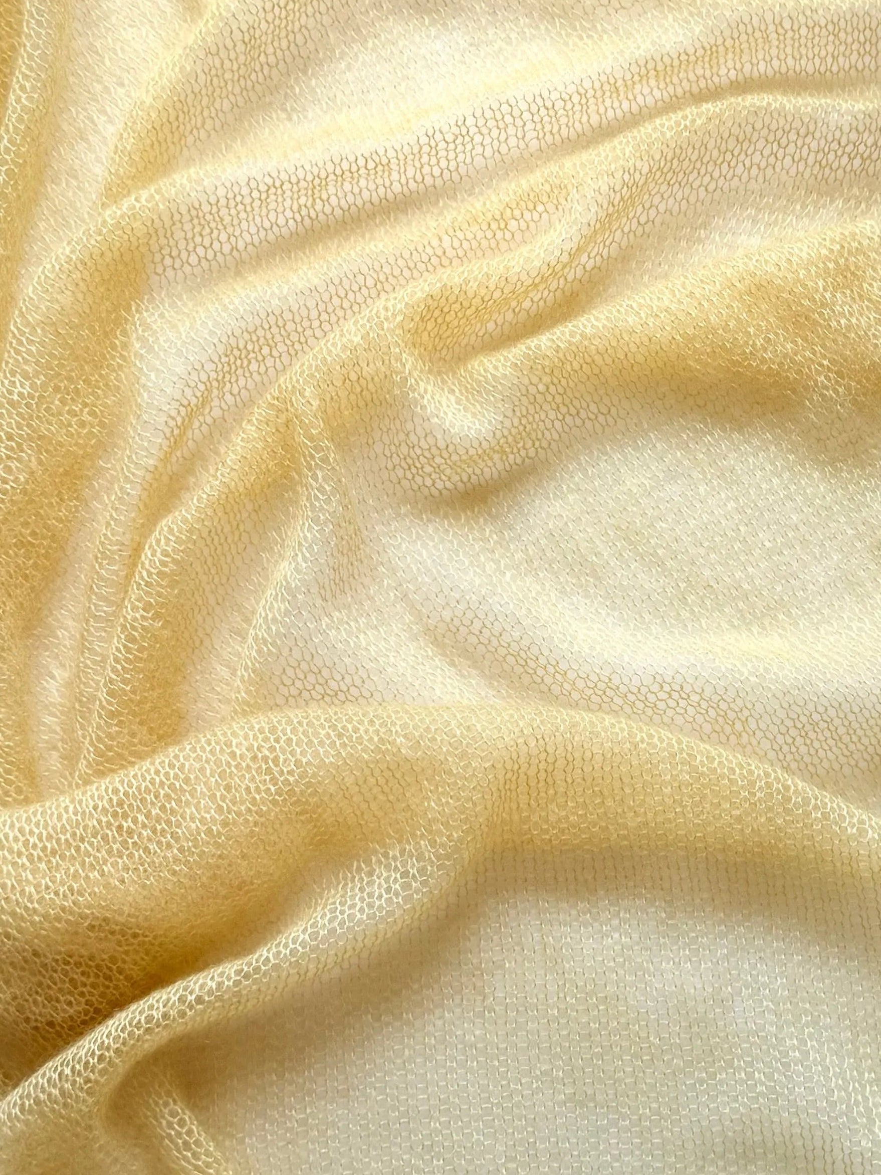 echarpe de mohair y seda con tintes naturales _ grande _ manzanilla