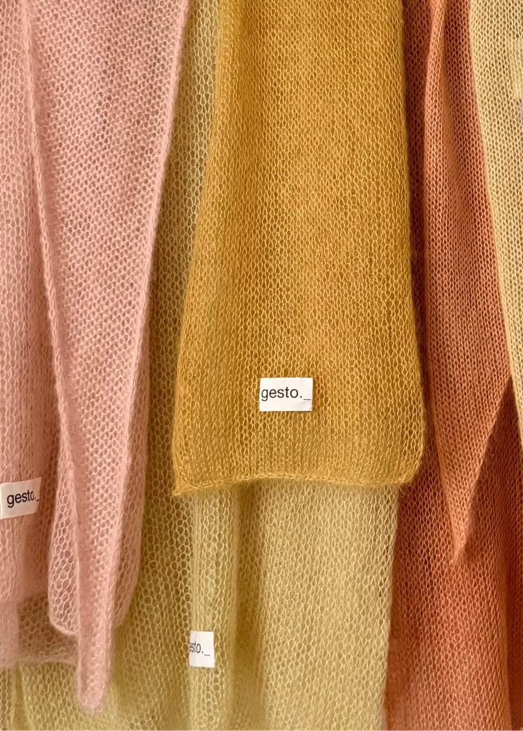 pañoleta de mohair y seda con tintes naturales _ hierro