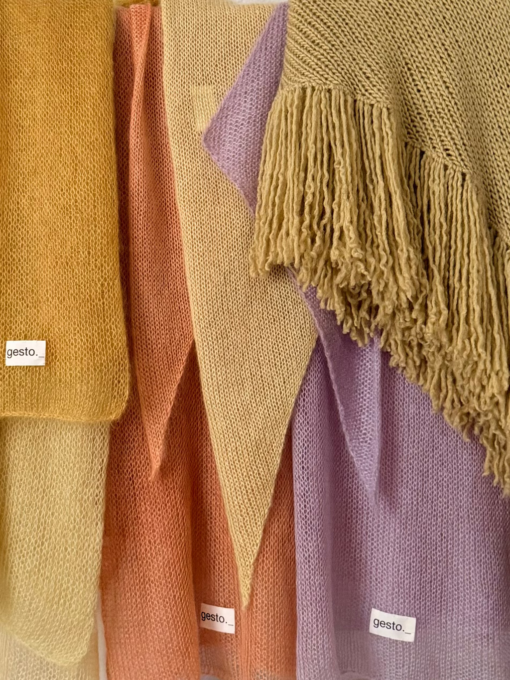 echarpe de mohair y seda con tintes naturales _ grande _ rubia