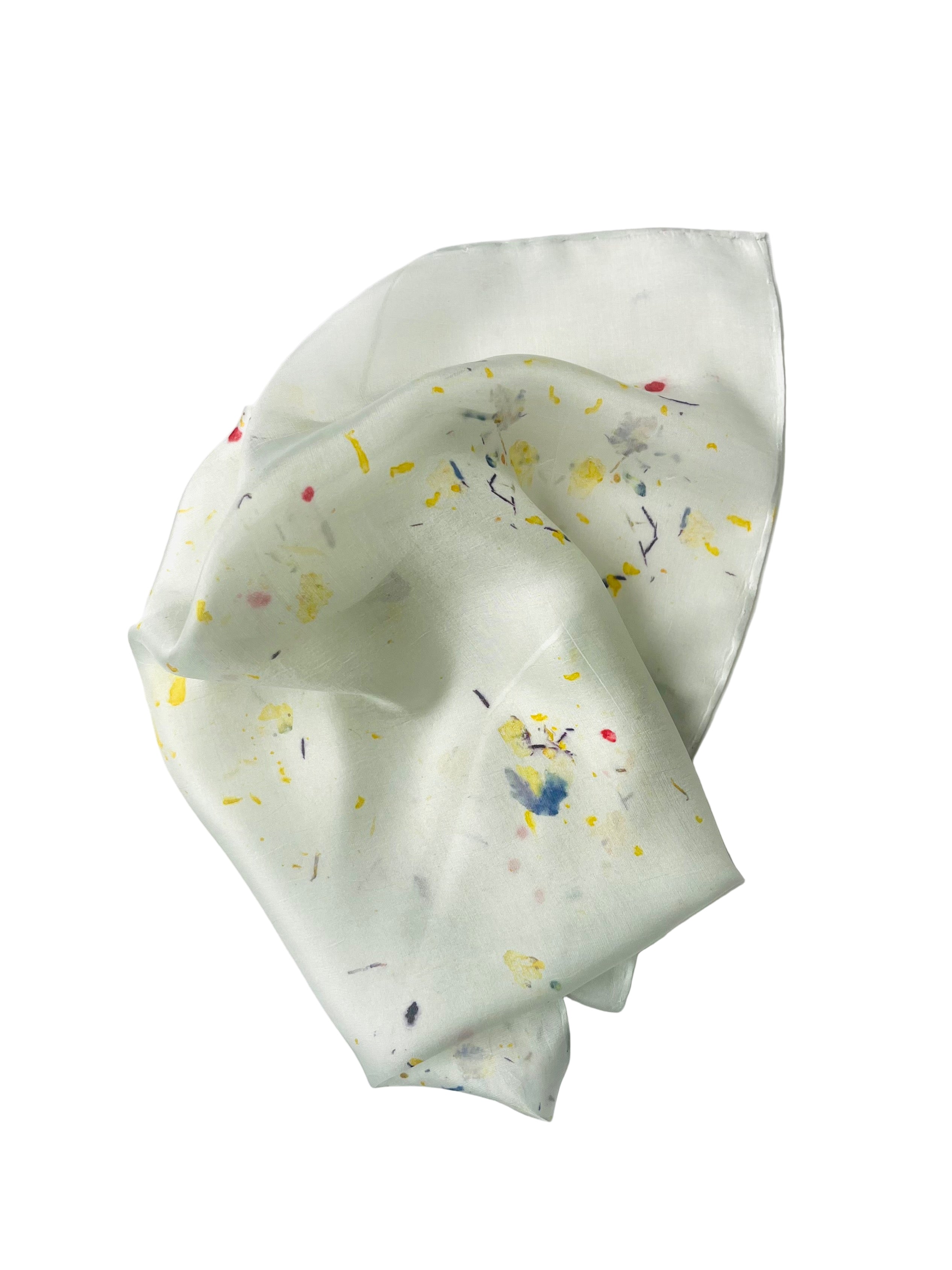 susurro #1 _ pañuelo de seda con estampación botánica /45x45 cm.