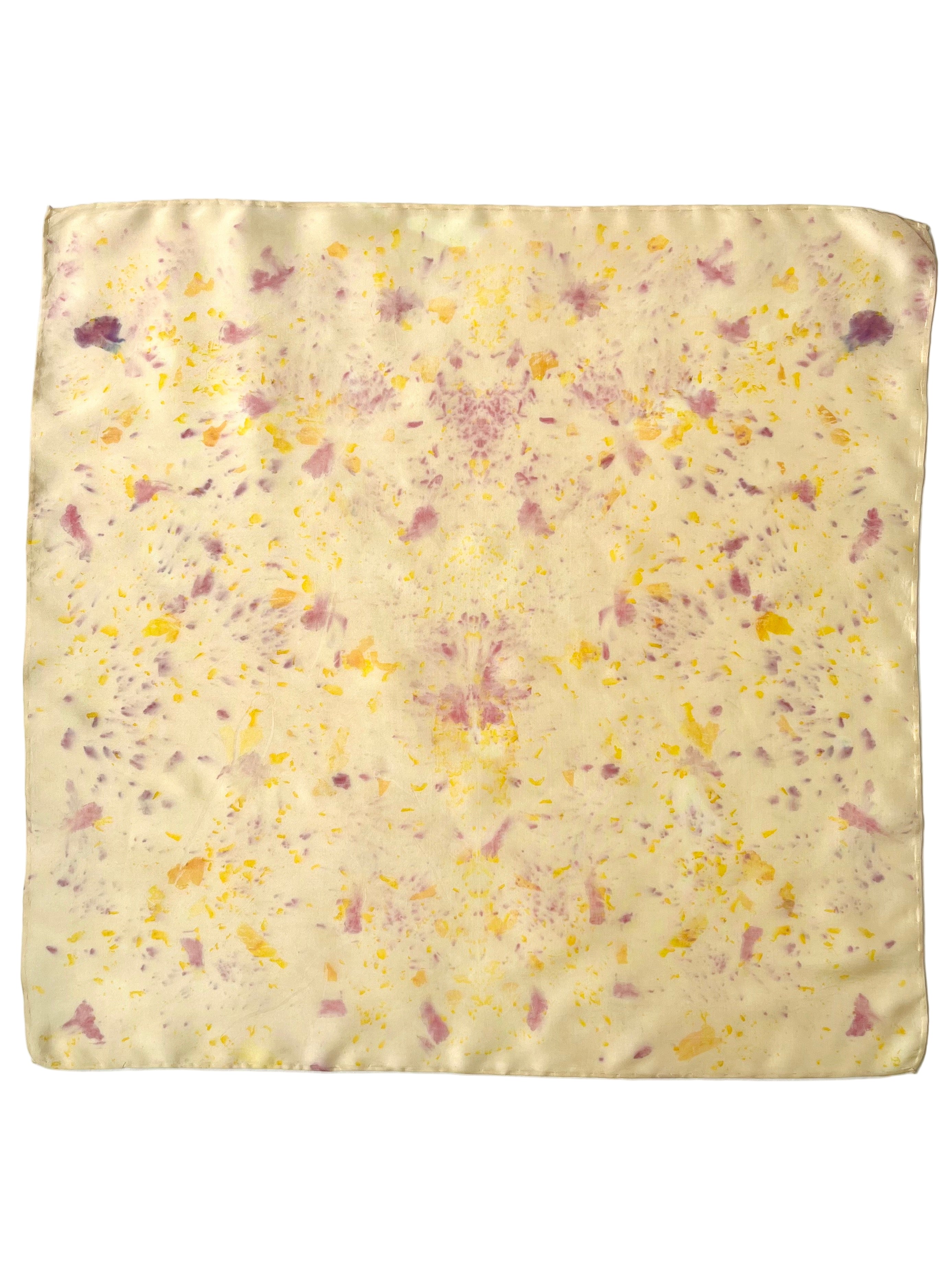 risa #2 _ pañuelo de seda con estampación botánica / 55x55 cm.