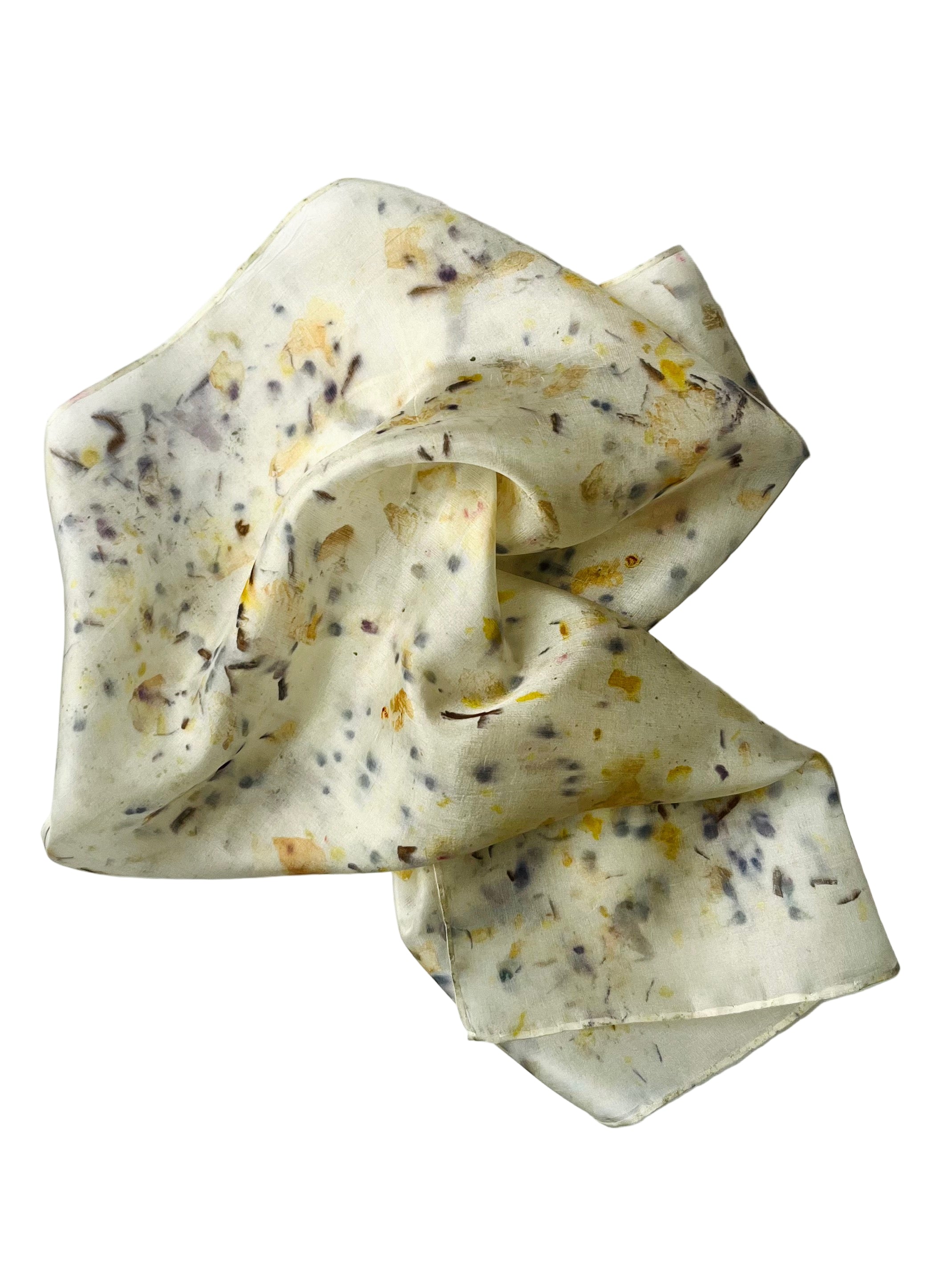 aleteo _ pañuelo de seda con estampación botánica / 45x45 cm.