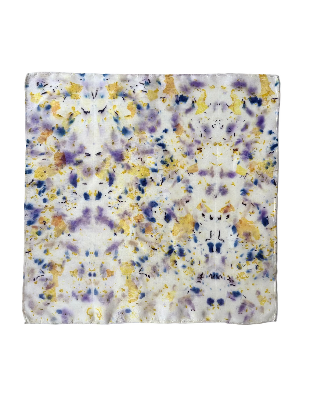 aleteo #2 _ pañuelo de seda con estampación botánica / 45x45 cm.