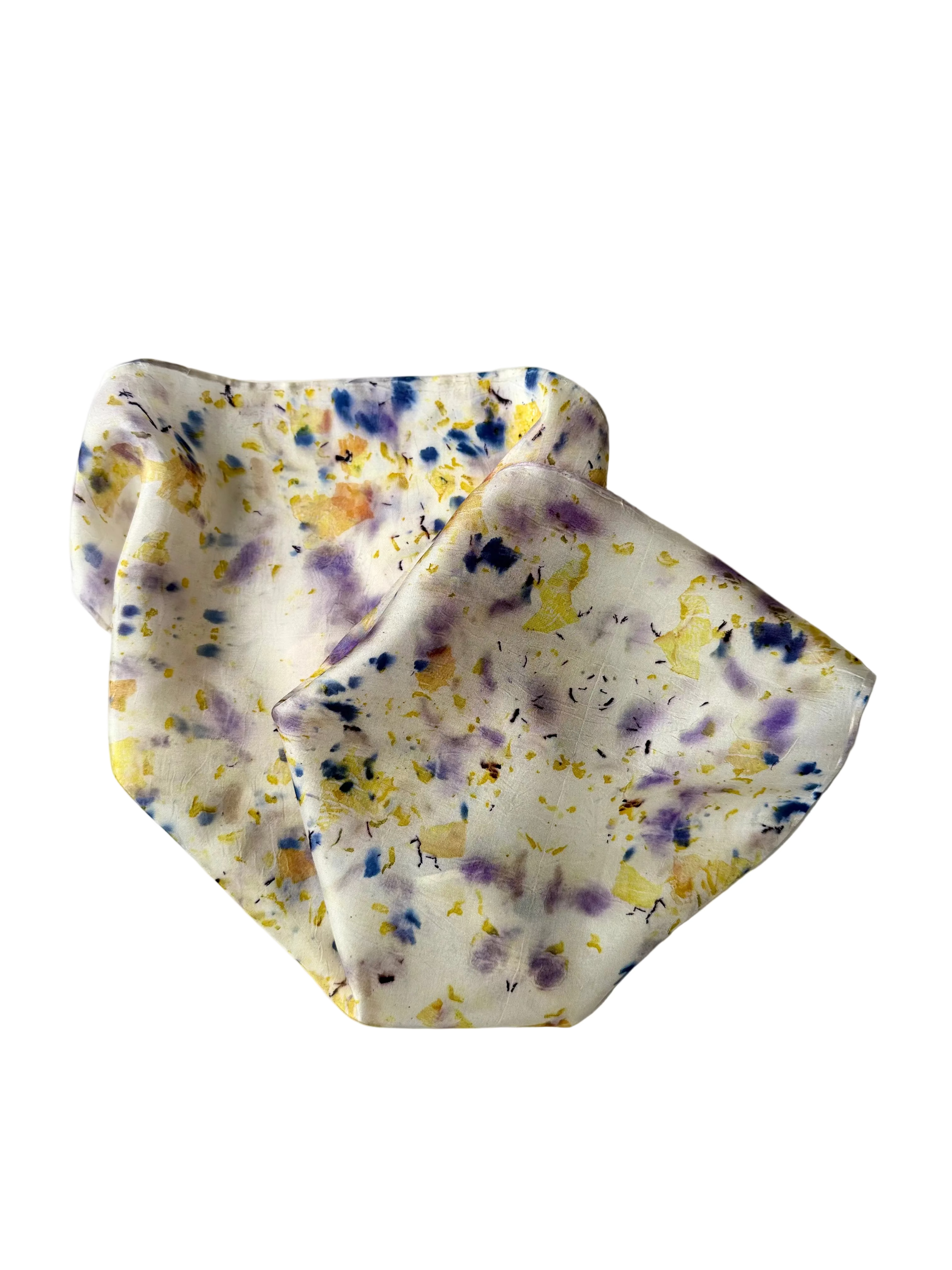 aleteo #2 _ pañuelo de seda con estampación botánica / 45x45 cm.