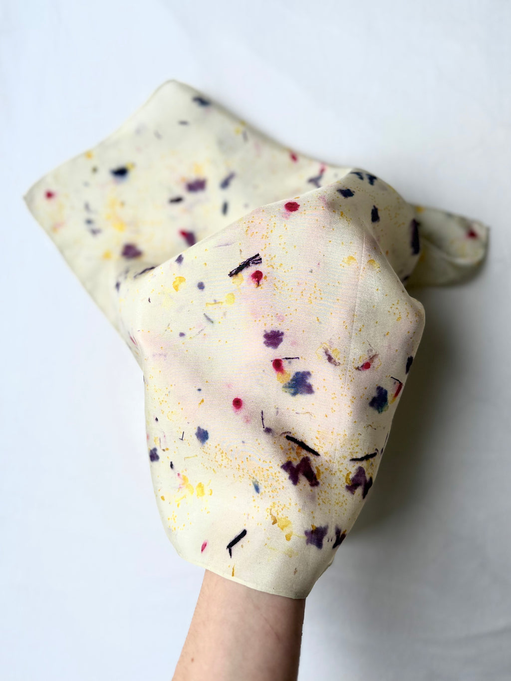 jardín #1 _ pañuelo de seda con estampación botánica / 45x45 cm.