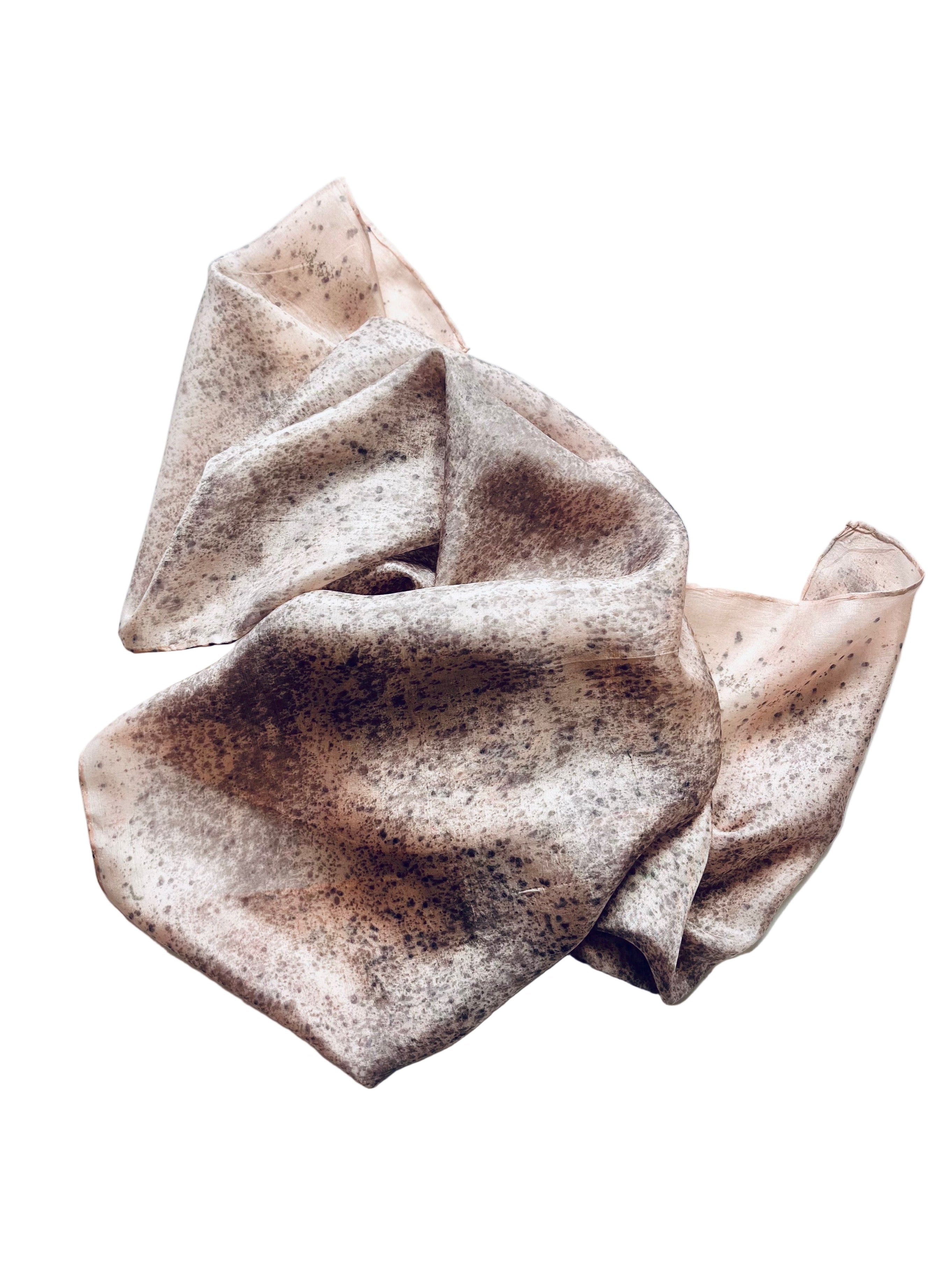 tintineo #1 _ pañuelo de seda con estampación botánica / 70x70 cm.