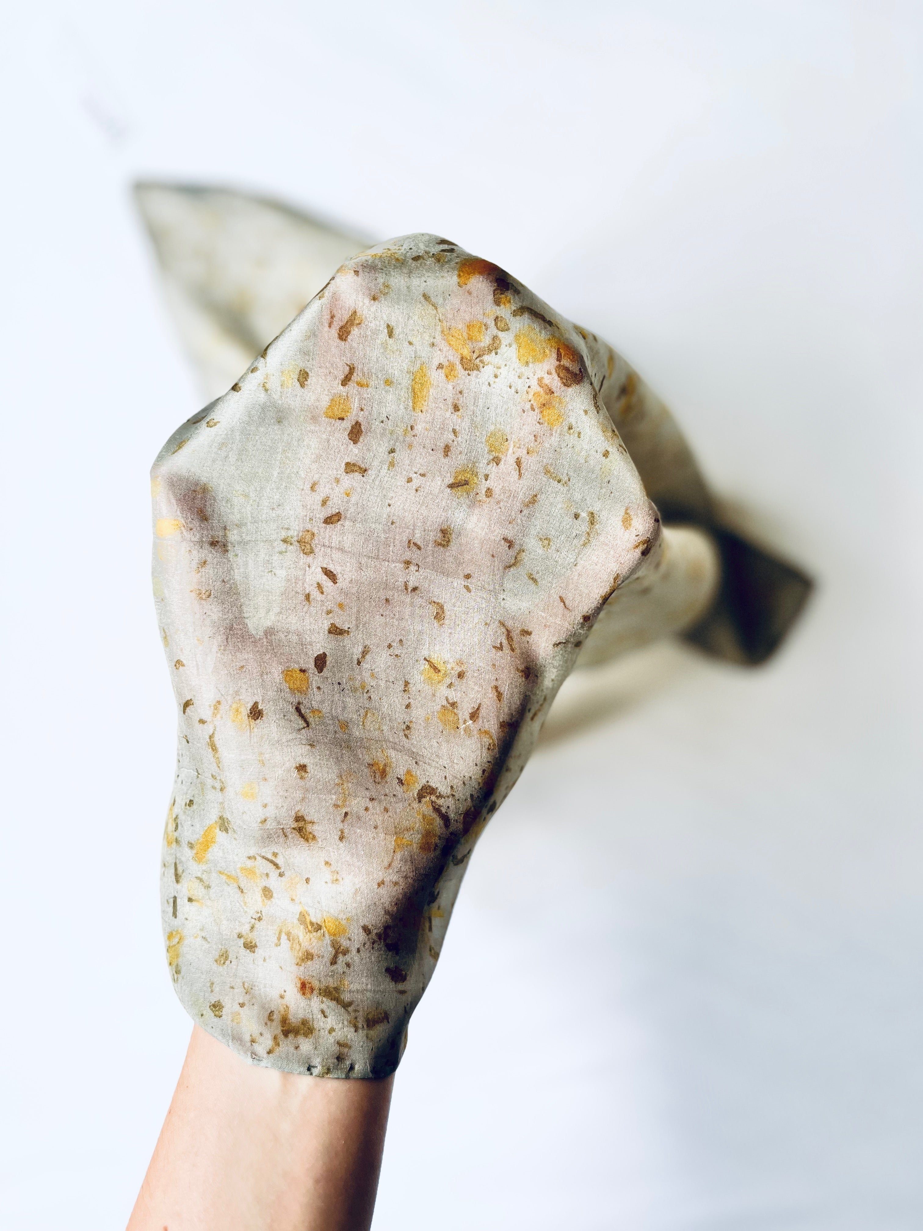 siembra #1 _ pañuelo de seda con estampación botánica / 55x55 cm.