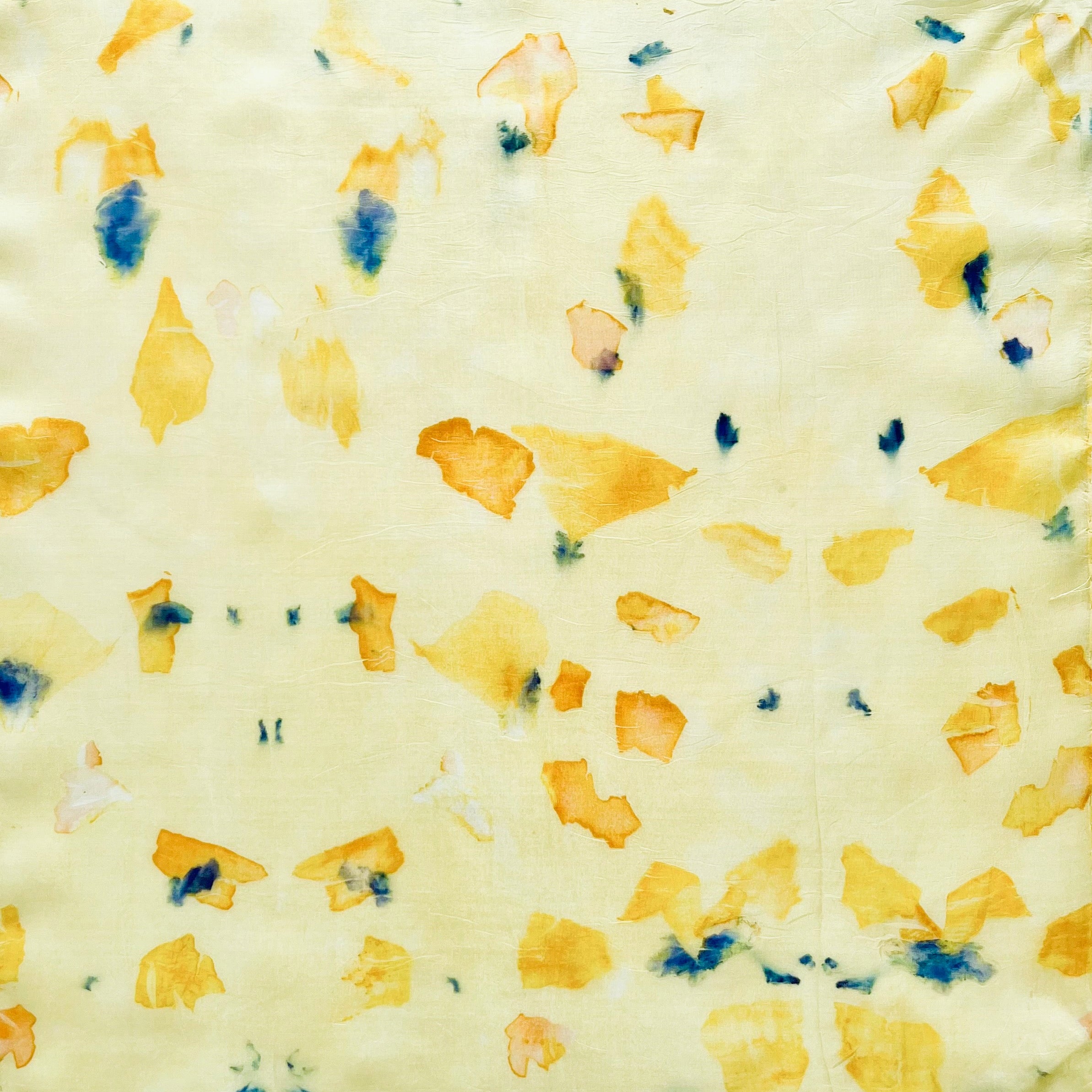 huella #1 _ pañuelo de seda con estampación botánica / 45x45 cm.