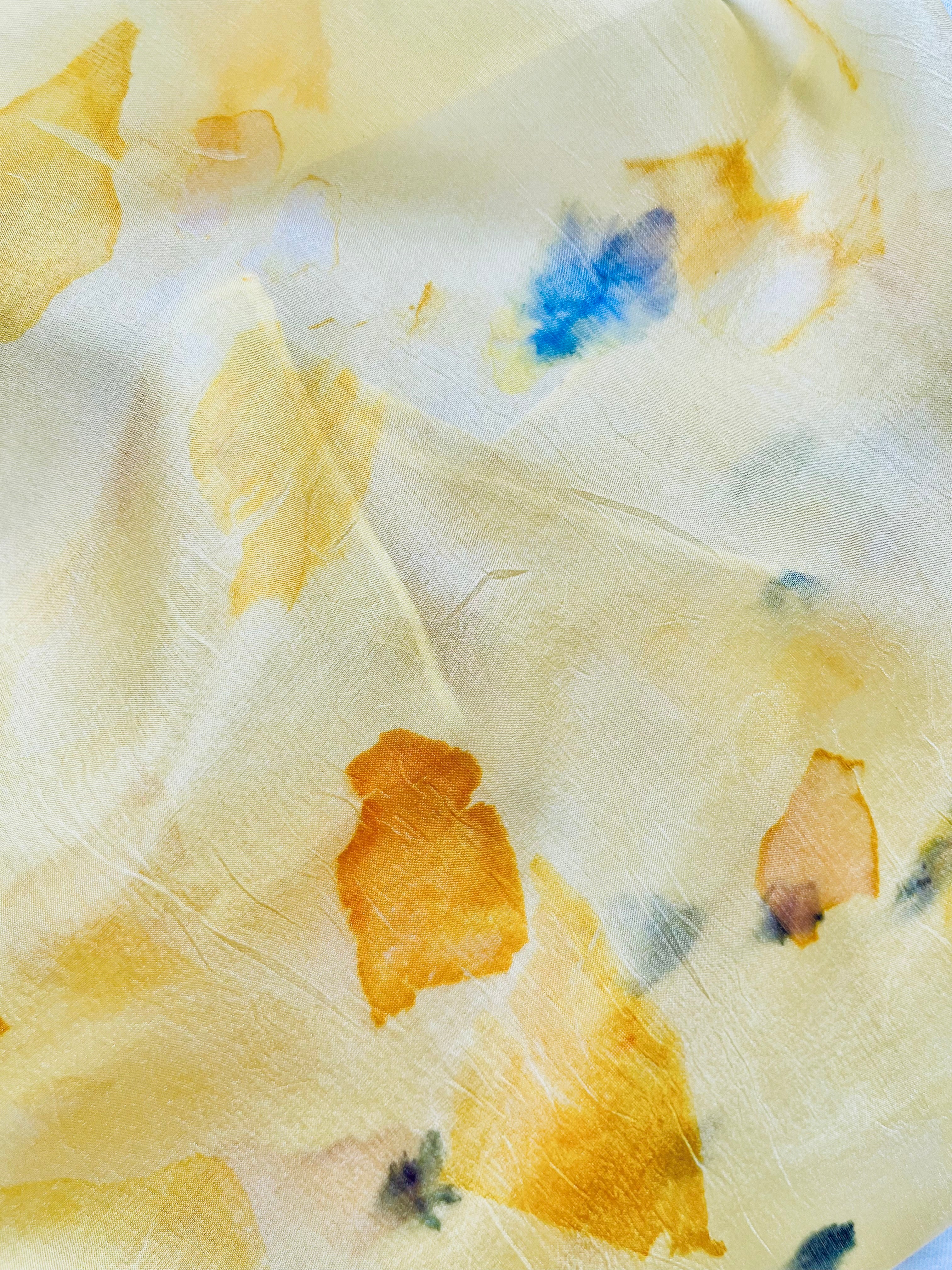 huella #1 _ pañuelo de seda con estampación botánica / 45x45 cm.